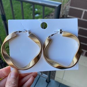 💁🏻‍♀️[Forever 21] Hold Hoop Earrings